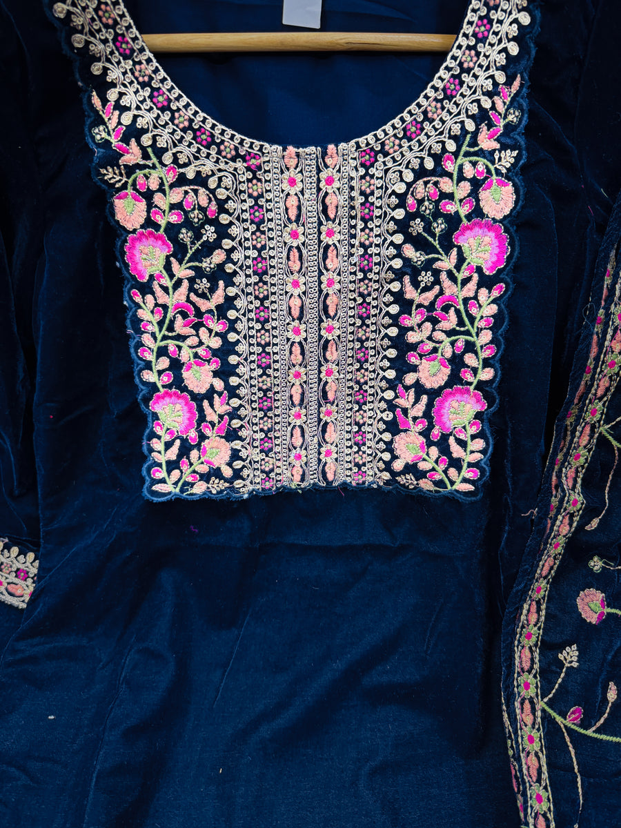 Triangular Pattern Hand Appliqué Cutwork Kameez and Pants Set