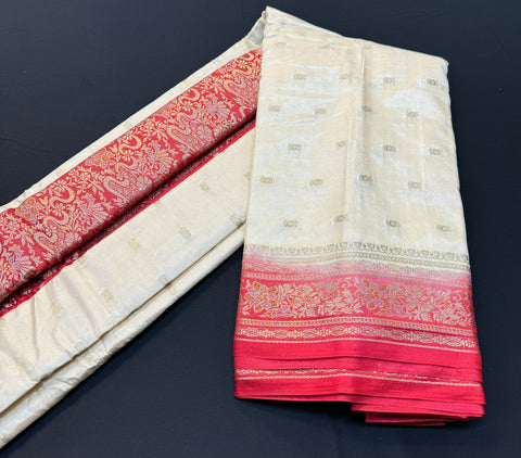 Beautiful soft silk Saree with contrast zari border and contrast plain Blouse