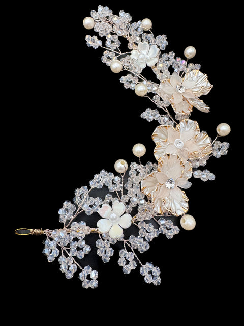 Very shiny and sparkly crystals with pearls hair accessories for styling hair (perfect for curls or hair bun style) easy to use