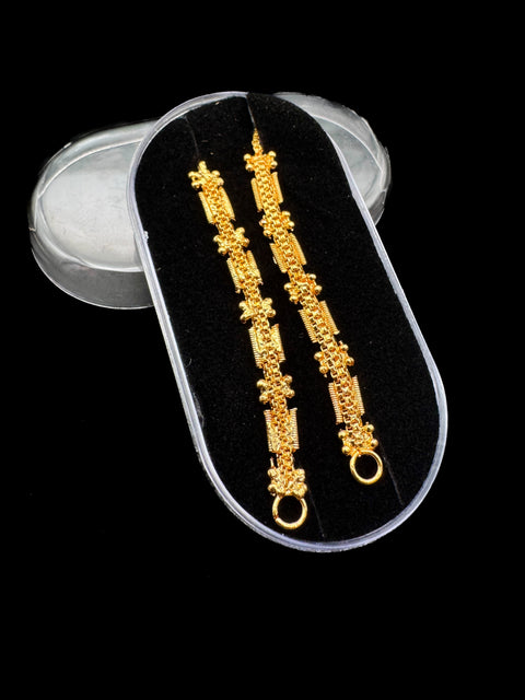 Gold look beautiful earring support Sahare (not original Gold )