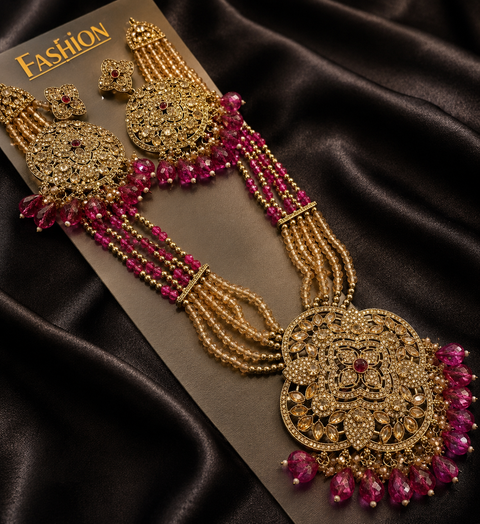 Crystal pearls with fine golden Jerkan stone With Pearls Beaded Necklace Set With Beautiful Earrings (slight variations in color and design is possible)