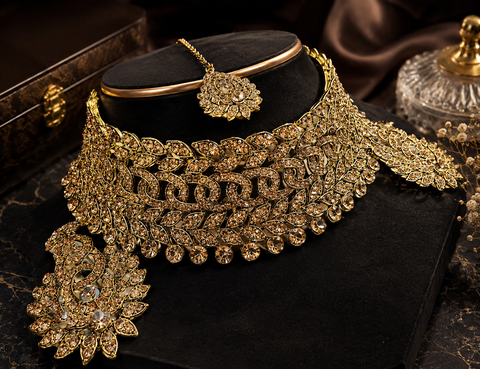 Golden Jerkan Stone Beautiful Necklace Set (slight variation in color and design is possible)