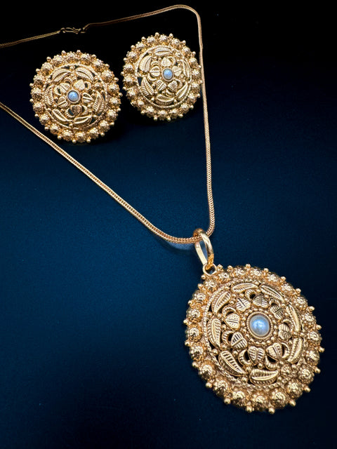 Gold look beautiful pendant chain with studs