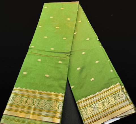 Beautiful Soft Silk Saree With Zari Border And Plain Blouse