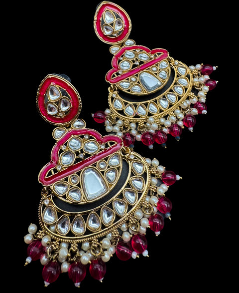 Kundan with beautiful pearls Earrings (slight variations in color and design is possible)