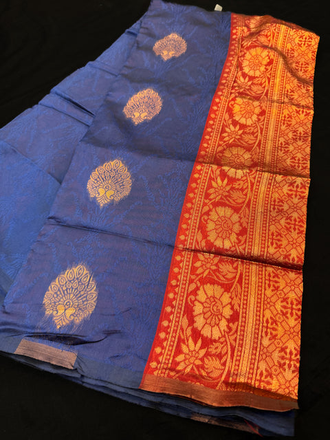 Soft Silk Saree with contrast beautiful pallu and blouse