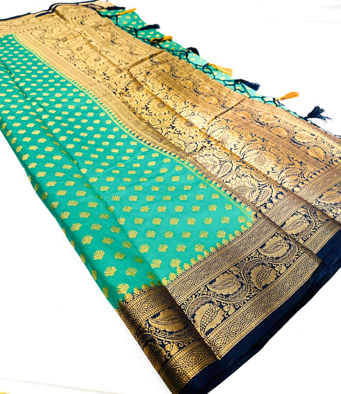 Art Silk Saree With Contrast Pallu And Blouse
