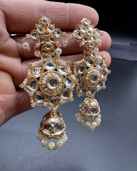 Beautiful Kundan & Pearls work jhumka (very lite weight)