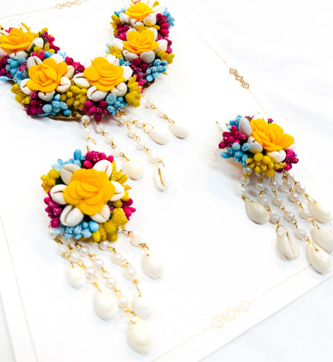 Beautiful Floral jewellery for Haldi/Mehndi (Necklace, earrings,Matha Patti , hand accessories)
