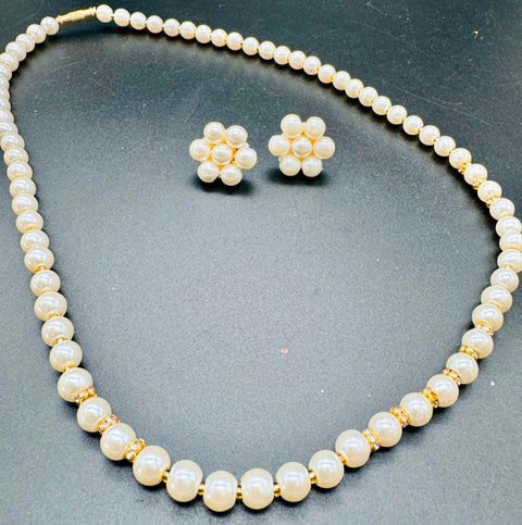 Beautiful pearls with stone beaded necklace with small studs