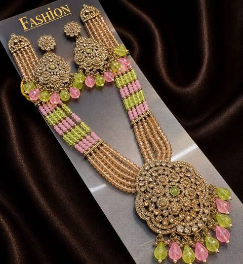 Crystal pearls with fine golden Jerkan stone With Pearls Beaded Necklace Set With Beautiful Earrings (slight variations in color and design is possible)