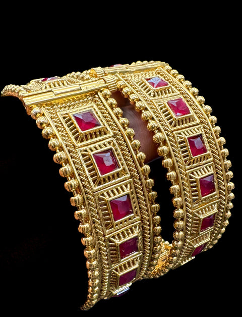 (Not original Gold )Royal look Gold plated original Kundan stone beautiful design Designer Kade (Openable , Screw Designed)pair