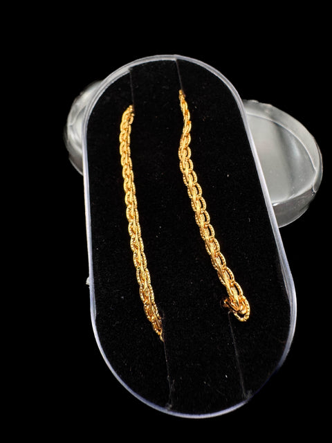 Gold look beautiful earring support Sahare (not original Gold )