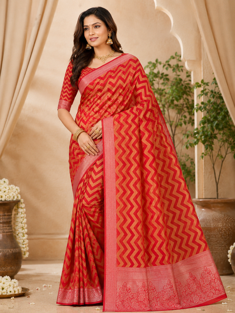 Beautiful Soft Silk Saree With Beautiful Zari Pallu,blouse piece is attached to Saree (slight variation in color and design is possible)