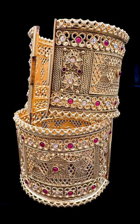 (Can fit any size 2-4 to 2-8) Not original Gold )Doli design Royal look Gold plated original Kundan stone beautiful design Designer Kade (Openable , Screw Designed)pair