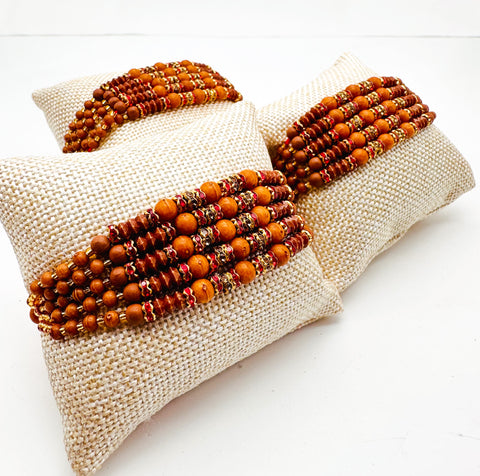 Beautiful Stone Studded Rakhi In Beautiful Cushioned Packing