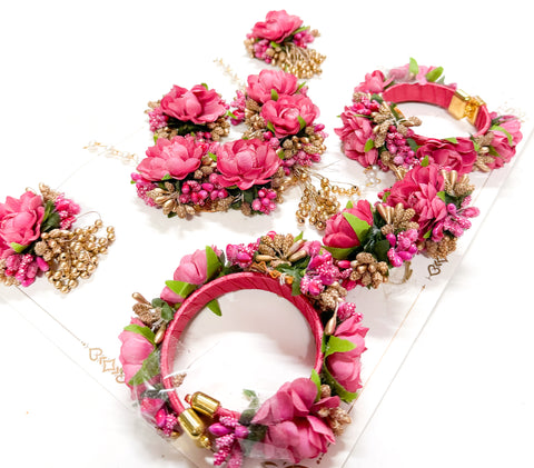 Beautiful Floral jewellery for Haldi/Mehndi (Necklace, earrings, 2 kade ,tikka, hand accessories)