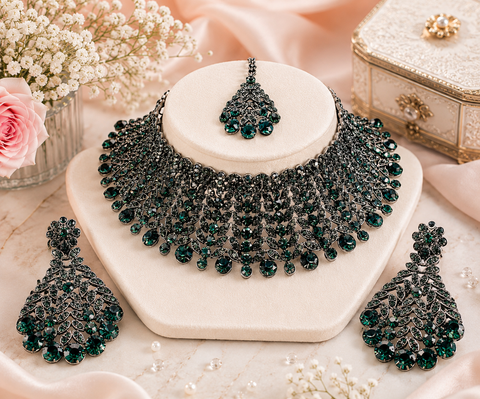 Deep Grey Black jerkan stone beautiful chokar set (slight variation in color and design is possible)