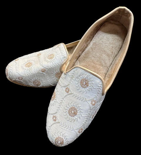 Velvet based very soft cushioned Men’s Punjabi Jutti