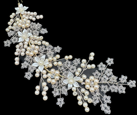 Very shiny and sparkly white crystals with pearls hair accessories for engagement bride