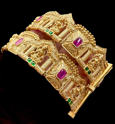 (Not original Gold )Royal look Gold plated original Kundan stone beautiful design Designer Kade (Openable , Screw Designed)pair
