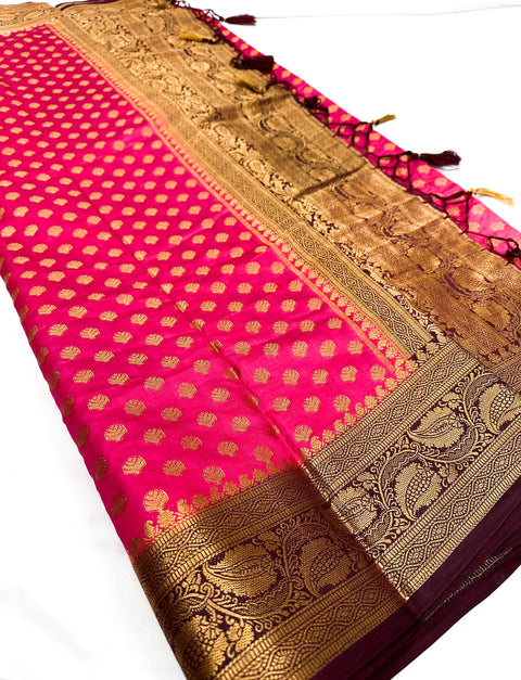 Art Silk Saree With Contrast Pallu And Blouse