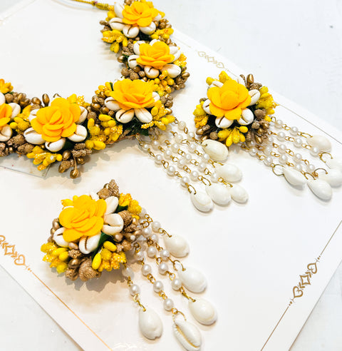 Beautiful Floral jewellery for Haldi/Mehndi (Necklace, earrings,Matha Patti , hand accessories)
