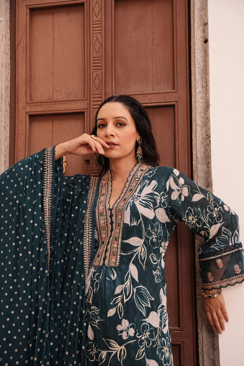 Pure chinnon georgette based Printed with embroidery work & Mirror work designer Kurti with Plazo Pants & beautiful Dupatta (Video Clip Attached)