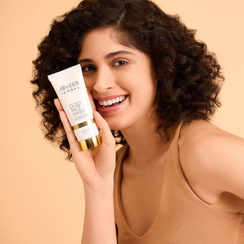 Jovees Herbal Ultra Radiance Gold Face Wash Gives Clear, Nourished & Hydrated Skin, Reduce Dark Spot And Improves Skin Texture | For All Skin Types 100ml