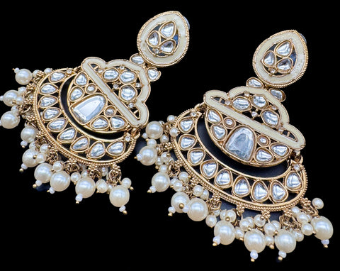 Kundan with beautiful pearls Earrings