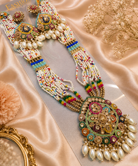 Crystal pearls with fine golden Jerkan stone With Pearls Beaded Necklace Set With Beautiful Earrings (slight variations in color and design is possible)
