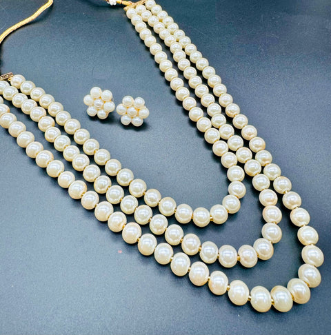 Beautiful pearls with stone beaded necklace with small studs