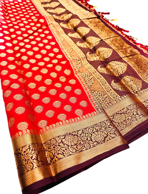 Art Silk Saree With Contrast Pallu And Blouse