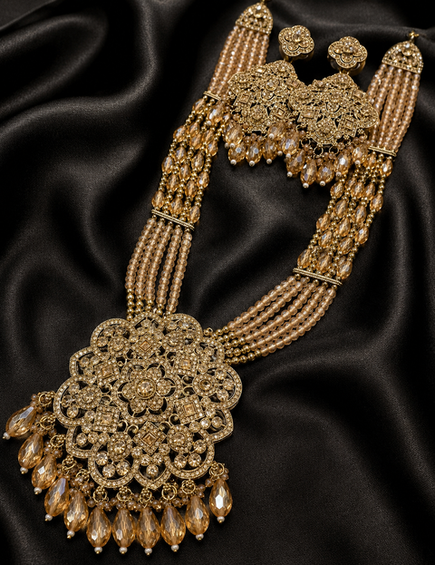 Crystal pearls with fine golden Jerkan stone With Pearls Beaded Necklace Set With Beautiful Earrings (slight variation on color & design is possible)