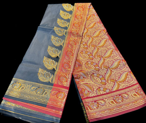 Beautiful Soft Silk Saree With Contrast Zari Border And Contrast Plain Blouse