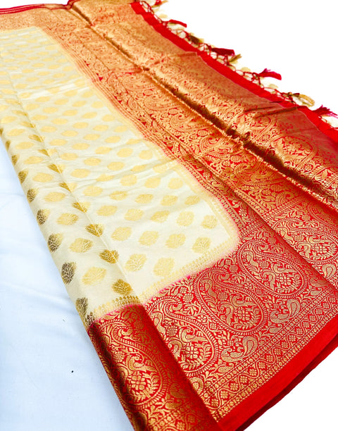 Art Silk Saree beautiful designed with contrast blouse and Pallu