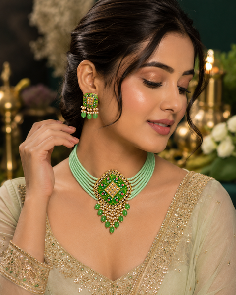 Beautiful Meenakari work with Kundan stone choker Set With Elegant Pearl Detailing (Slight Variation In Color, Design, And Finishing May Occur