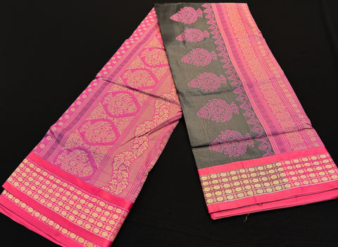 Beautiful Soft Silk Saree With Contrast Zari Border And Contrast Plain Blouse