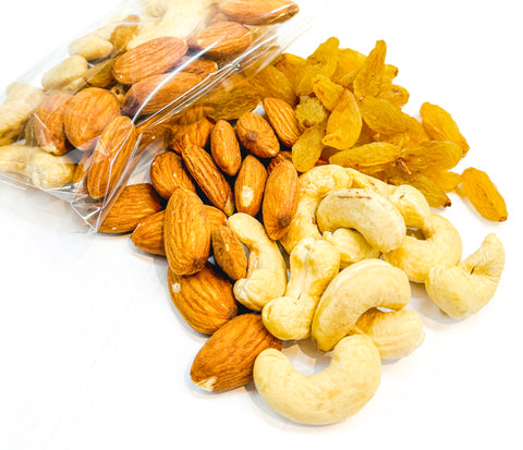 Small pack of Dry Fruits (Nuts) (cashews, Raisins and Almonds)price per pack