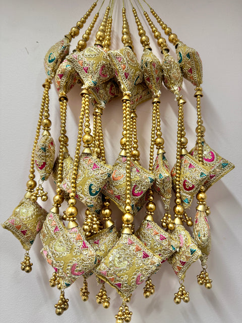 Bigger size cushioned lehnga latkans tessels (pair)