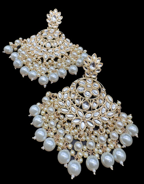 Kundan with beautiful pearls heavy look Earrings