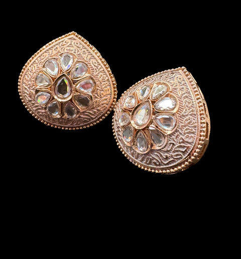 (video clip attached)Lite Golden base Original Kundan Polki stones with Meenkari & Pearls work Bridal necklace with beautiful Jhumka, tikka , 2 Rings NOTE:- original Kundan Polki stones not fake plastic stones)