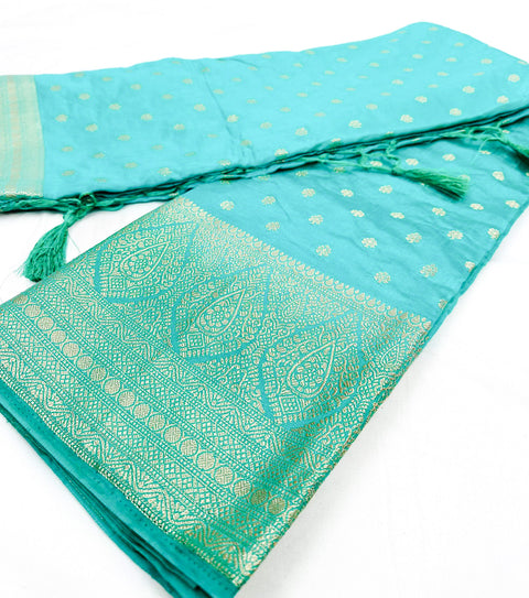Art Silk Saree beautiful designed with contrast blouse and Pallu