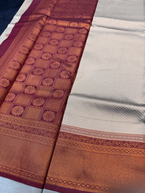 Soft Silk Saree with contrast beautiful pallu and blouse