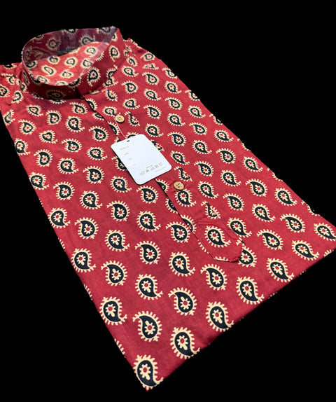 Pure cotton based Men’s Printed kurti (sizes mentioned in inches ,not according to the label on Kurti) size 42 kurti- Length 38inches )