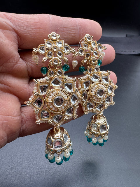 Beautiful Kundan & Pearls work jhumka (very lite weight)