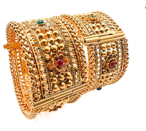 Gold plated Stone work beautiful designDesigner Kade (Openable , Screw Designed)