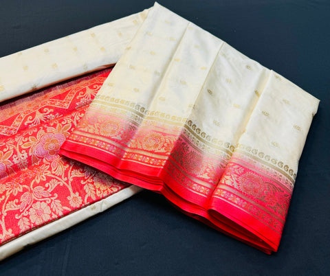 Beautiful soft silk Saree with contrast zari border and contrast plain Blouse