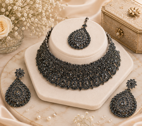 Deep Grey Black jerkan stone beautiful chokar set (slight variation in color and design is possible)