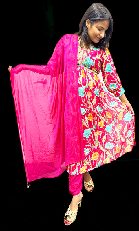 Pure chinnon georgette based Printed with embroidery work & Mirror work designer Nayra Cut Kurti with Plazo Pants & beautiful Dupatta